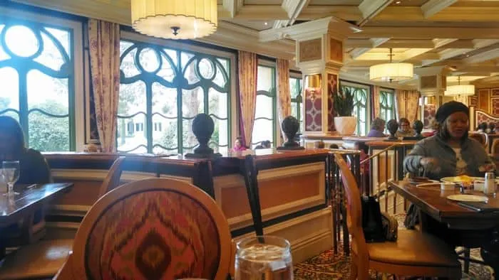 Cafe Bellagio Overlooks Pool Area