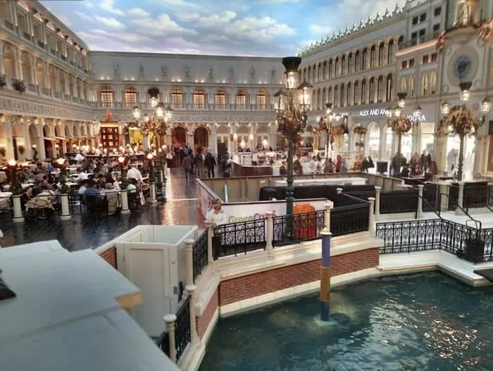 Las Vegas St Mark's Square
