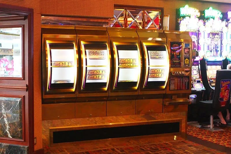Giant slot Machine