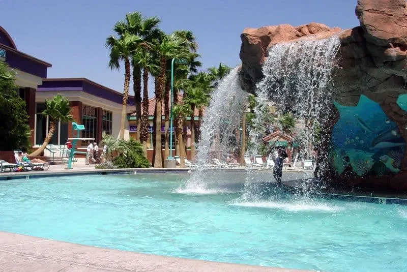 family fun vegas pool