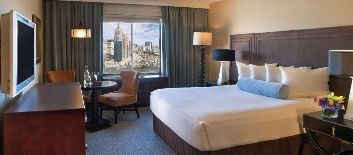 excalibur hotel resort tower king room