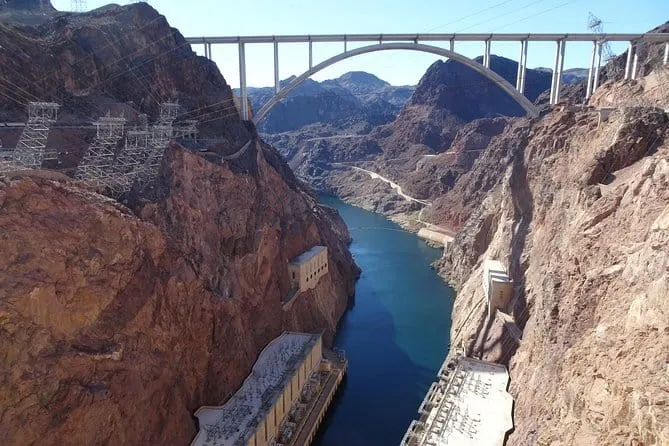 Private Deluxe Petit Tour of Hoover Dam, Lake Mead & Historic Boulder City