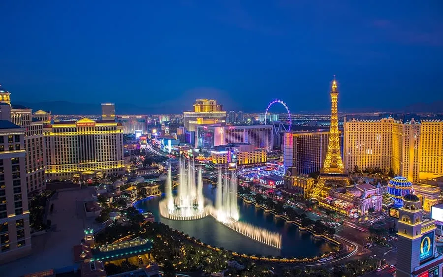 Choosing Hotels with Balconies in Las Vegas