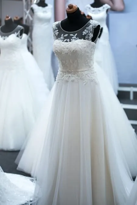 wedding dress rental guide