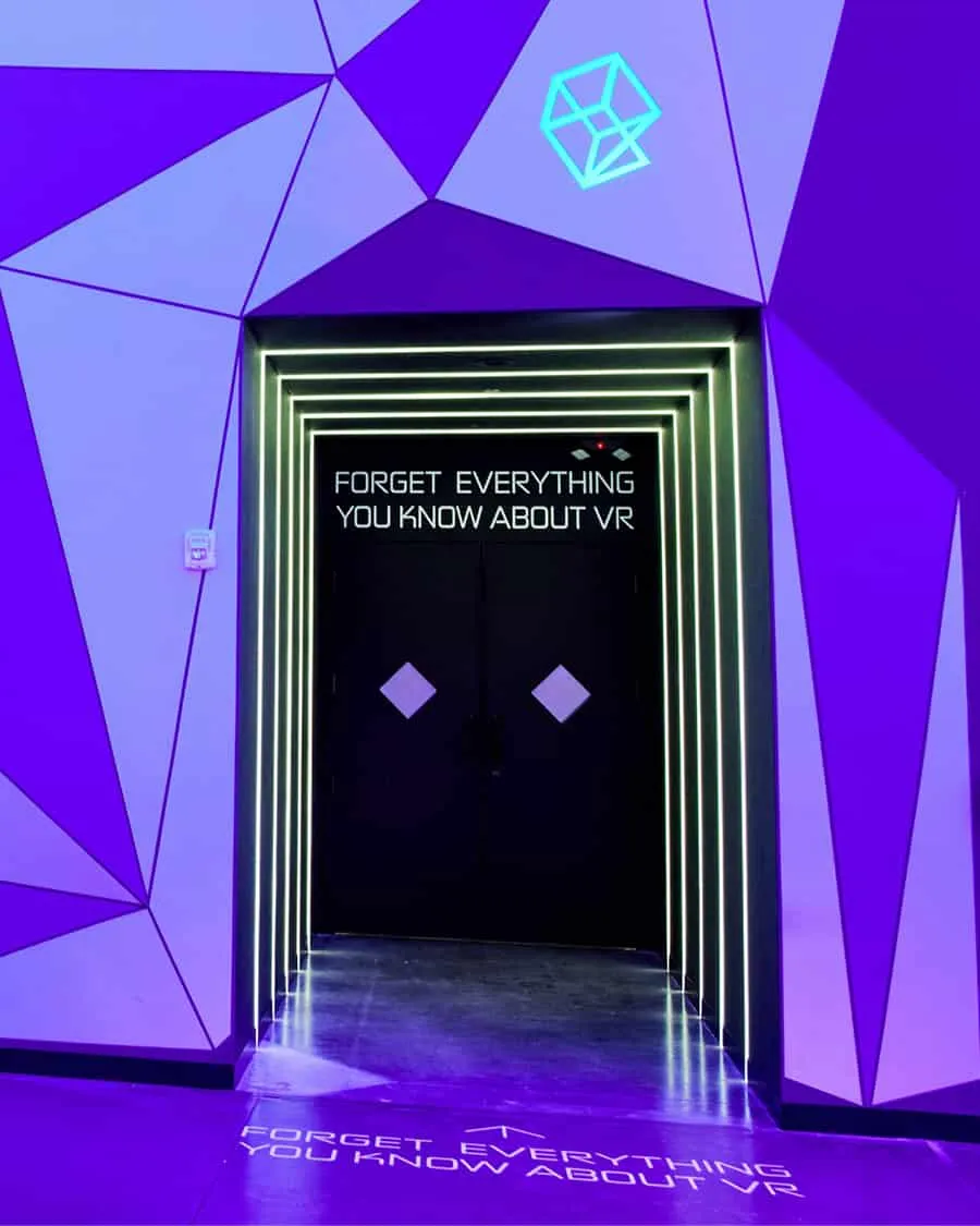 oz experience vr enterance