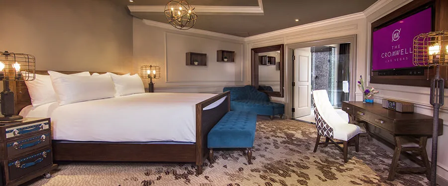 Luxury King Strip View cromwell