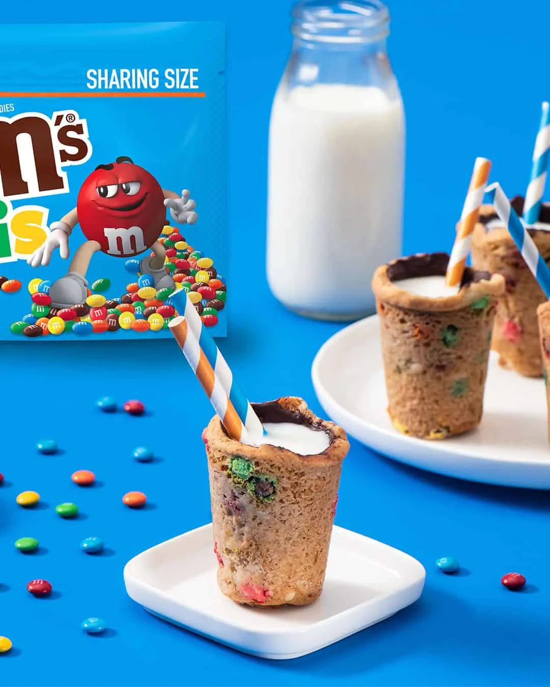 m&m cokkies and milk