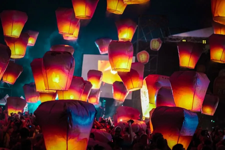 What to Expect At The Rise Lantern Festival