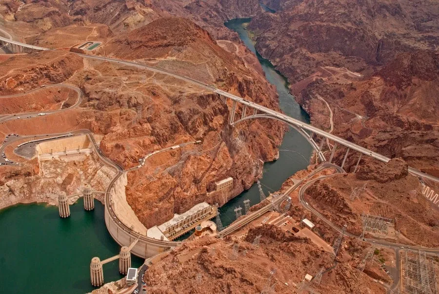 Hoover Dam Limo Excursion by Presidential Limo Las Vegas
