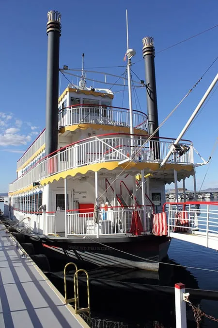 Hoover Dam Tour & Lunch Cruise on Lake Mead by Ceetiz