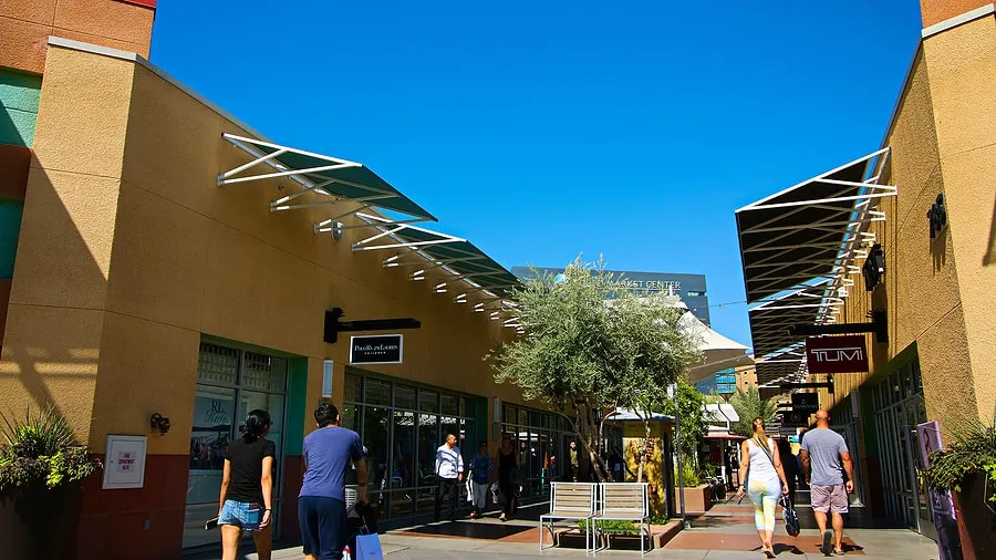 North Premium Outlets