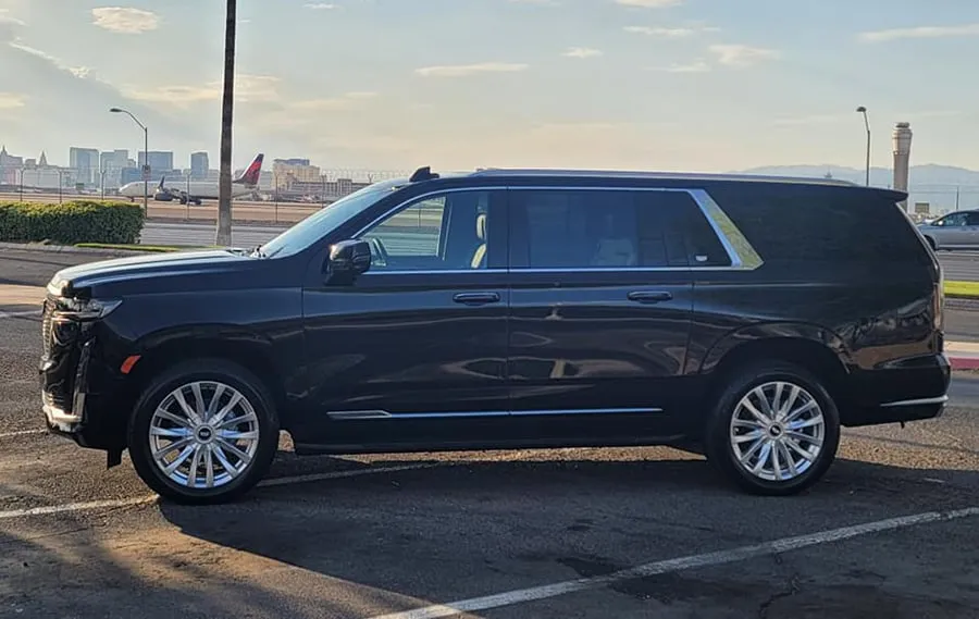 Las Vegas Strip Limo Tour and Light Show by Earth Limos