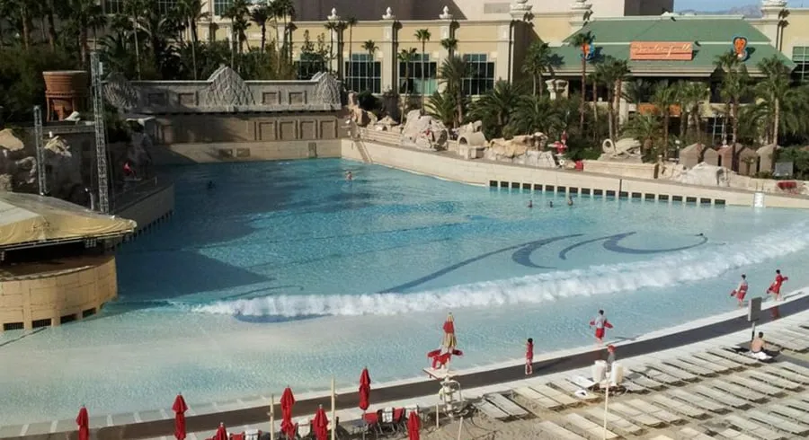 mandalay bay wave pool