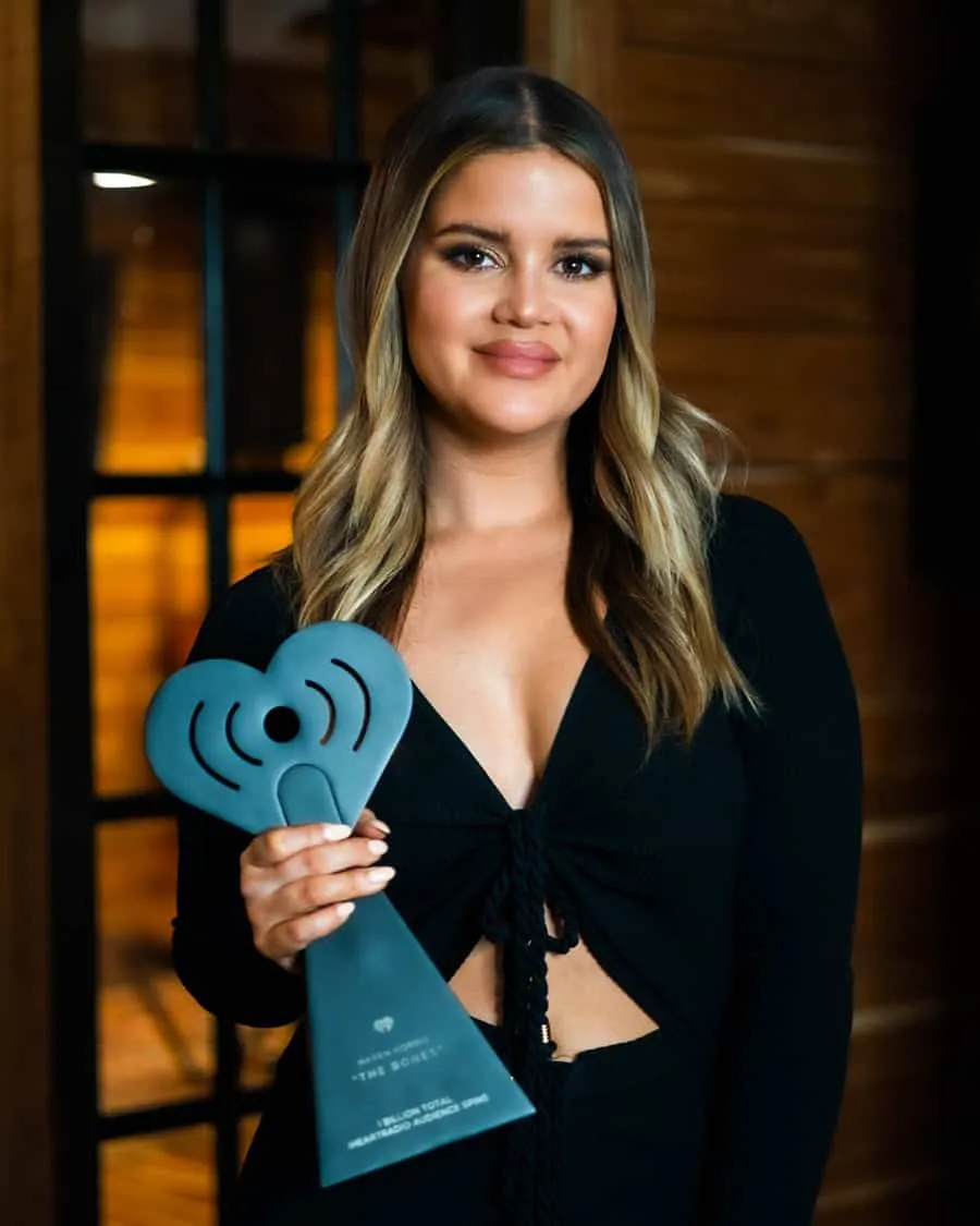 titanium award to mren morris