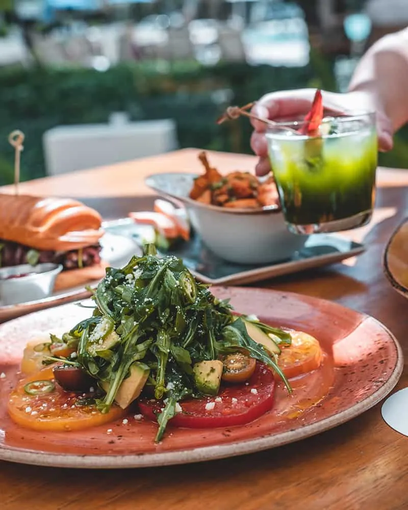 Dining and Drinks at Aria Pool