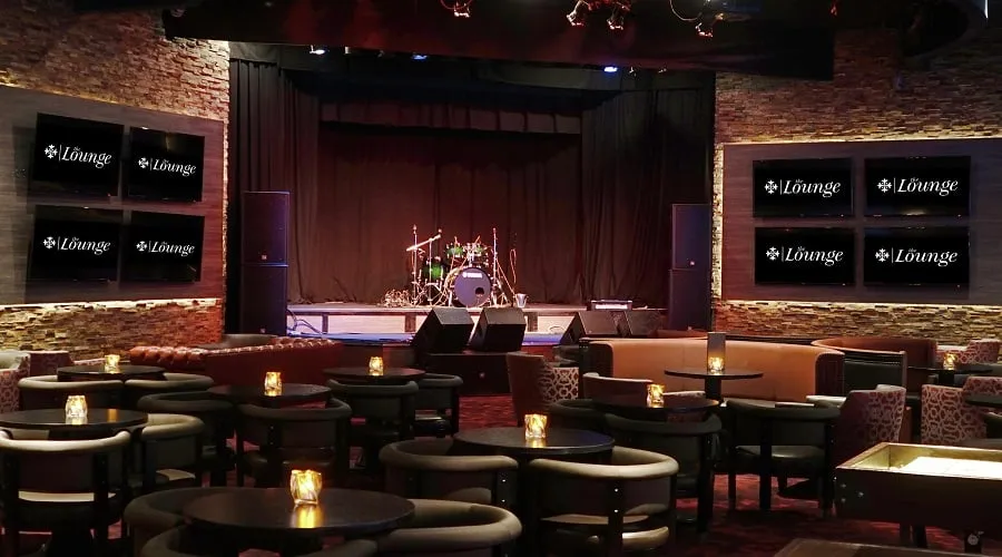 excalibur-nightlife-the-lounge-stage-center