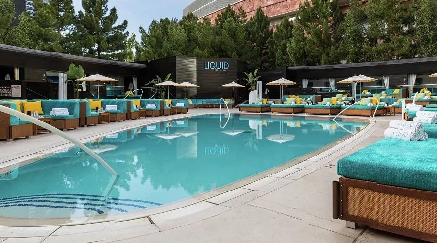 Liquid Pool Lounge
