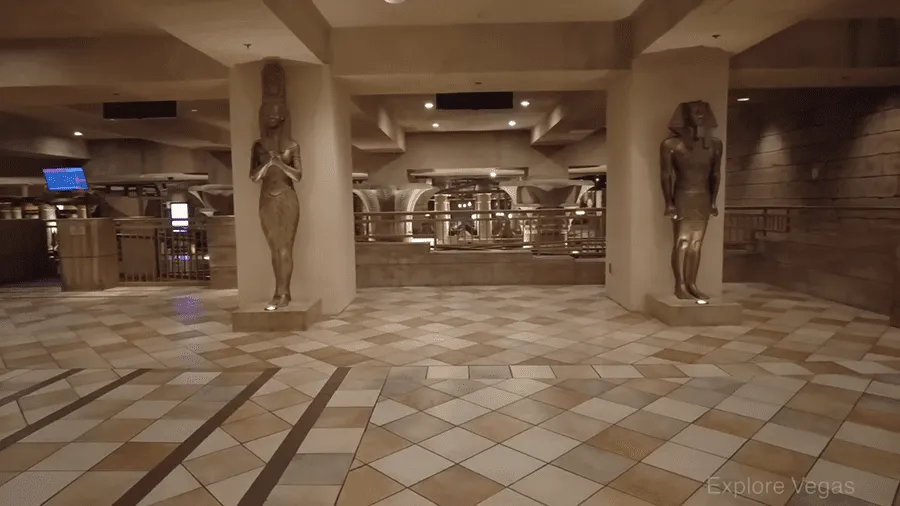 Buffet at Luxor Decor