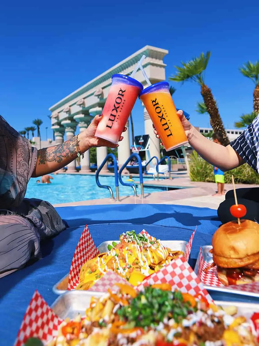 Poolside Dining & Drinks