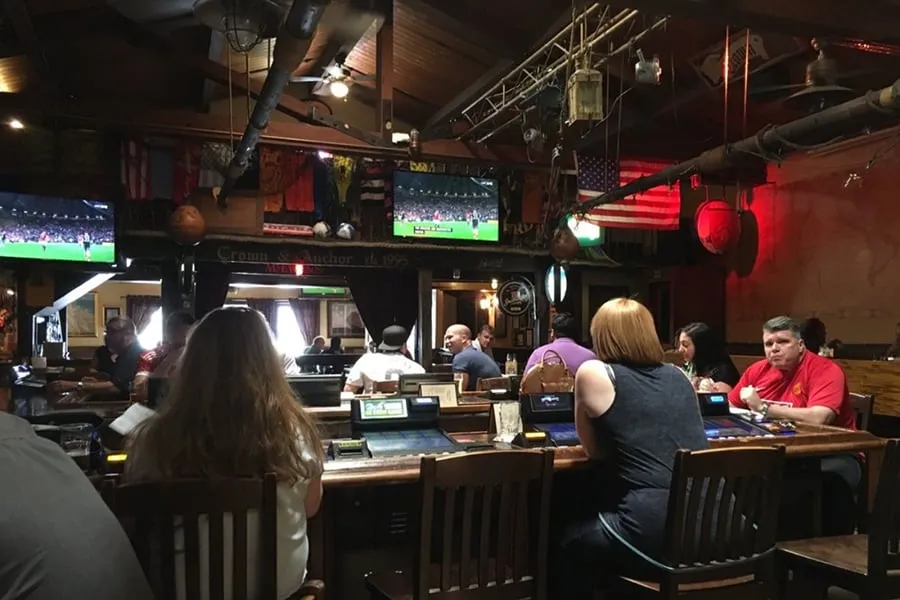 Crown & Anchor British Pub
