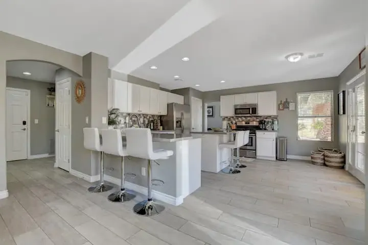 Resort Style Vegas Oasis Close To Strip