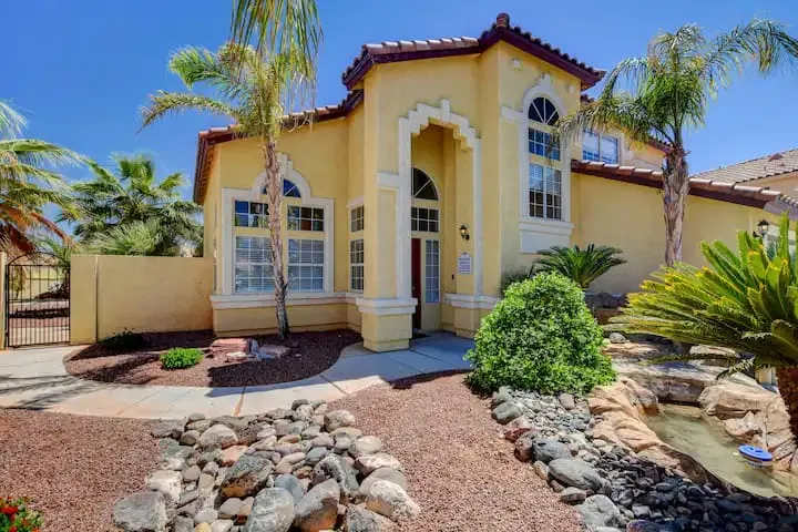 Resort Style Vegas Oasis Close To Strip