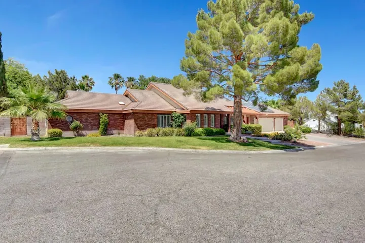 Super Private Vegas Retreat Close To Strip