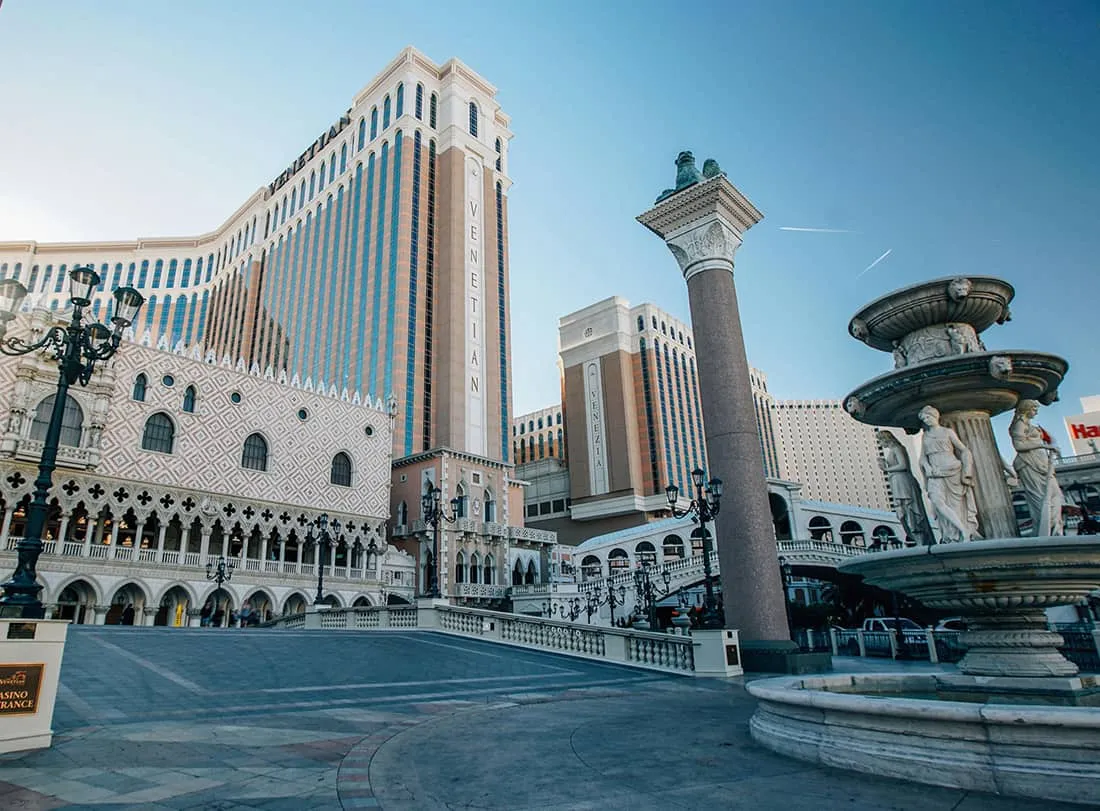 Venetian Parking: Fees & Map for Valet & Self Parking