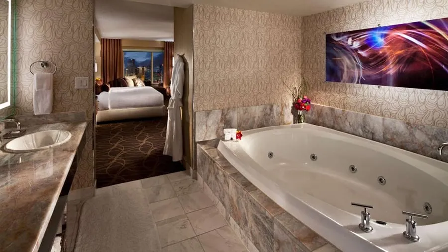 Penthouse City View Suite