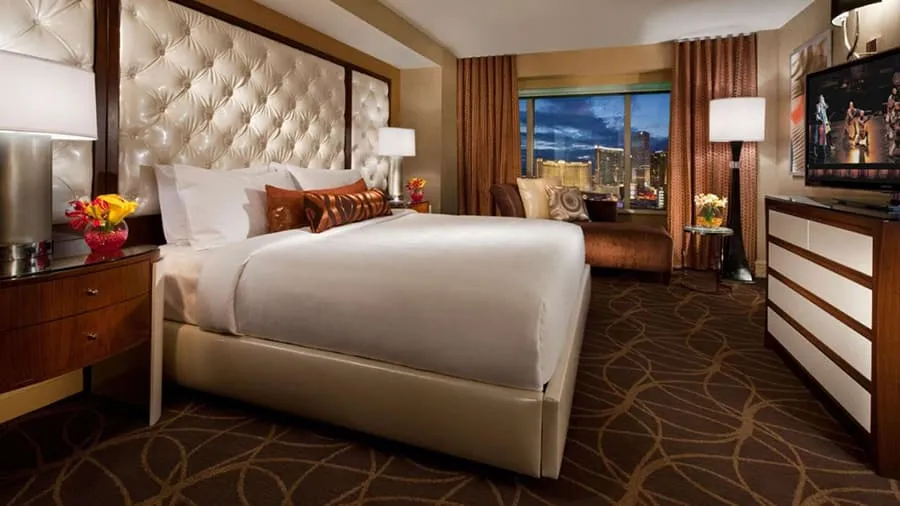 Penthouse City View Suite