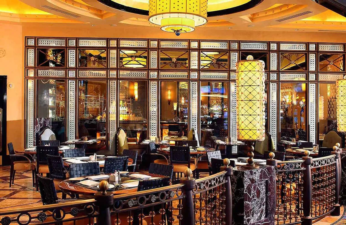 Grand Lux Café