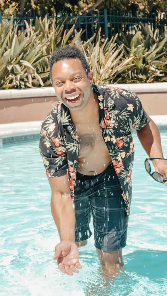 What to Wear to a Vegas Pool Party