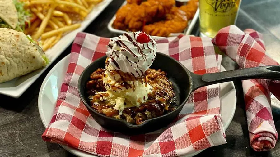 mandalay bay dining slice of vegas cookie skillet