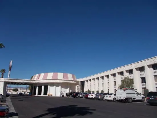 Manor Motor Lodge Parking