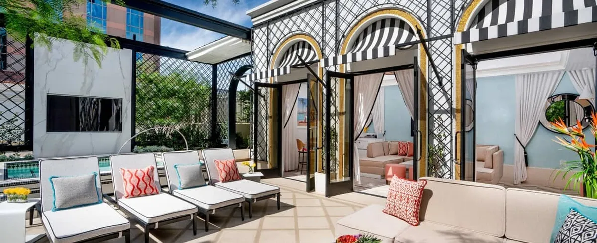 Cabanas and Daybeds at Venetian