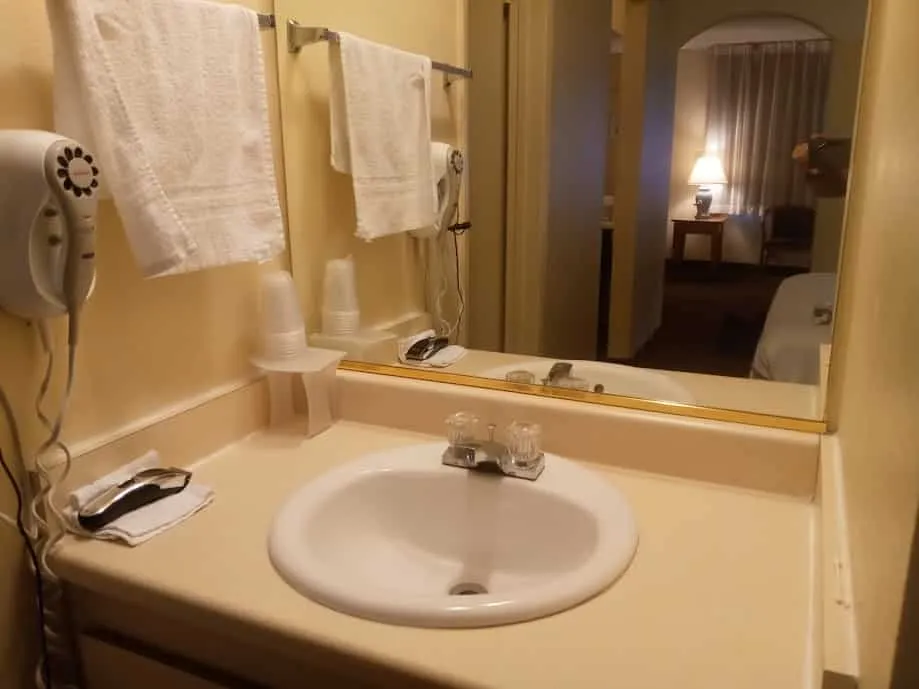 Mardi Gras Hotel Las Vegas Bathroom