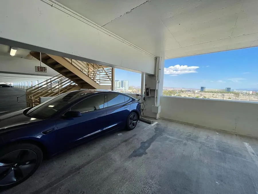 Planet-Hollywood-EV Parking