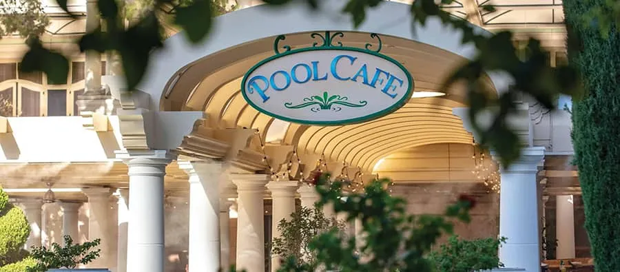 pool cafe at bellagio