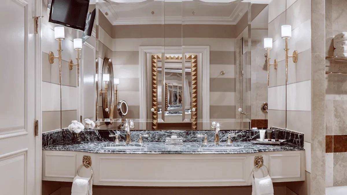 Premium Hotel Suite
