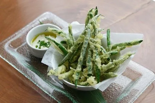 Green bean tempura with black truffle aioli