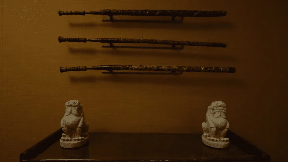 venetian chairman suite decor (2)