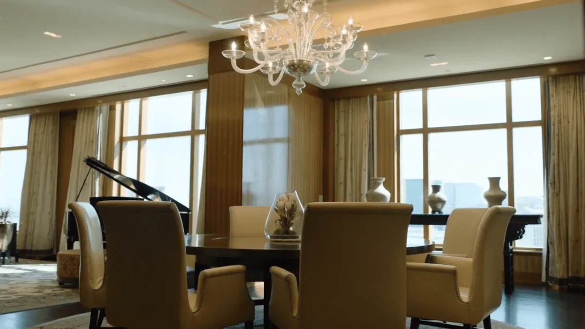 venetian chairman suite dining area