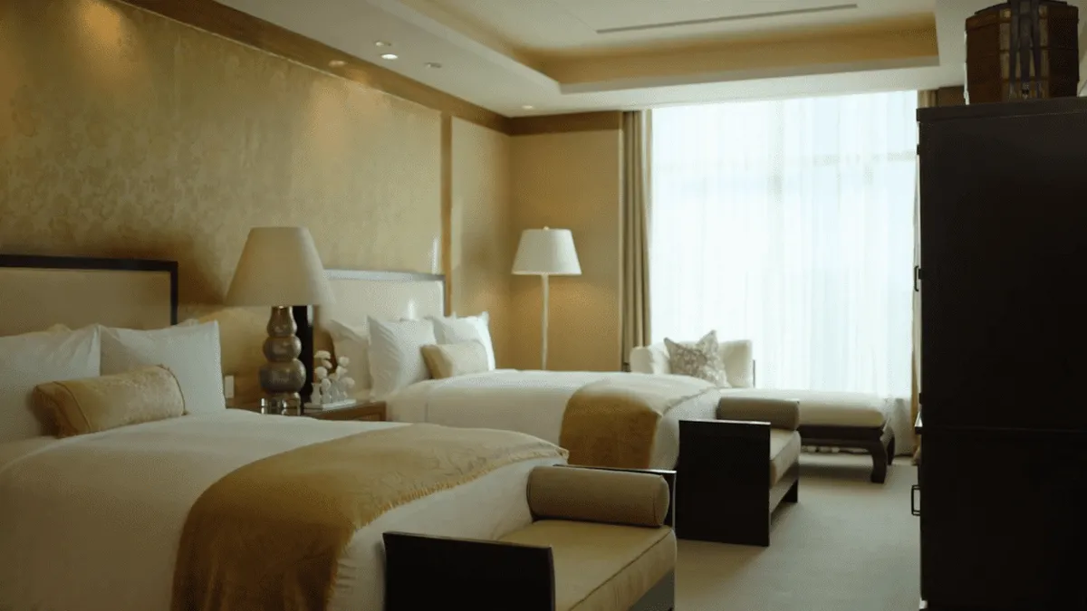 venetian chairman suite Queen Bedroom