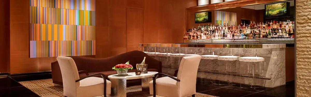 Dining and Bar at SW Steakhouse Wynn