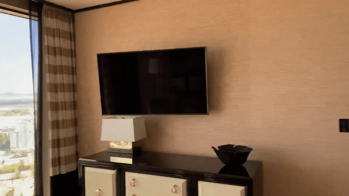 Encore Parlor Suite Amenities