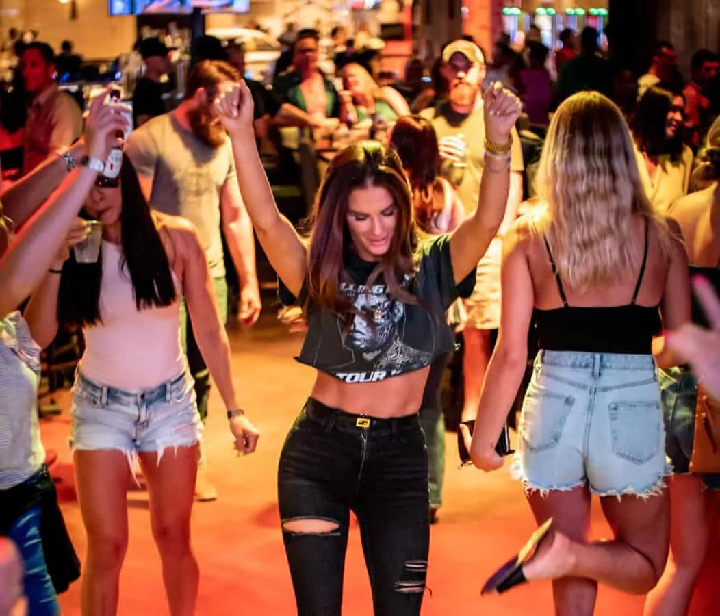 Live Music at Dawg House Saloon