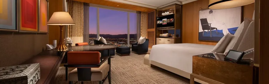 Wynn Panoramic View King Bedroom