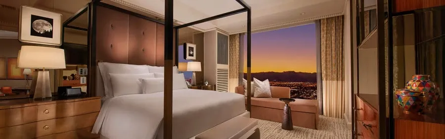 Wynn Parlor Suite King Bedroom