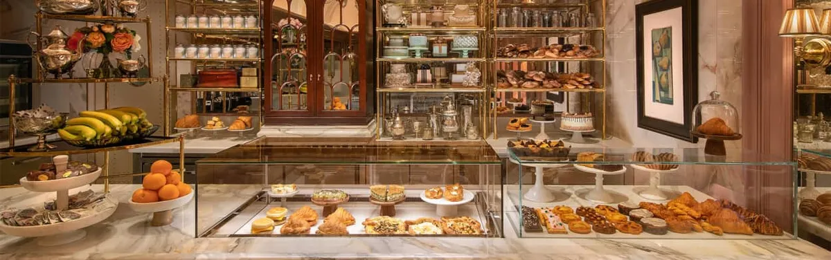caffe al teatro Pastry Display