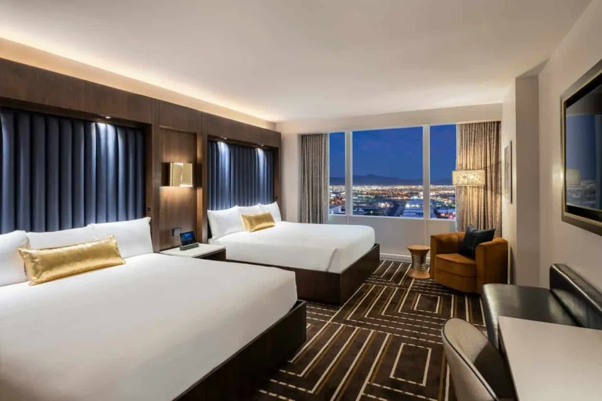double king room bedroom cityview